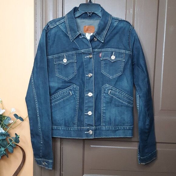 Levi's Trucking Denim Women's size M Dark Blue Washed Jean Jacket - Picture 12 of 12